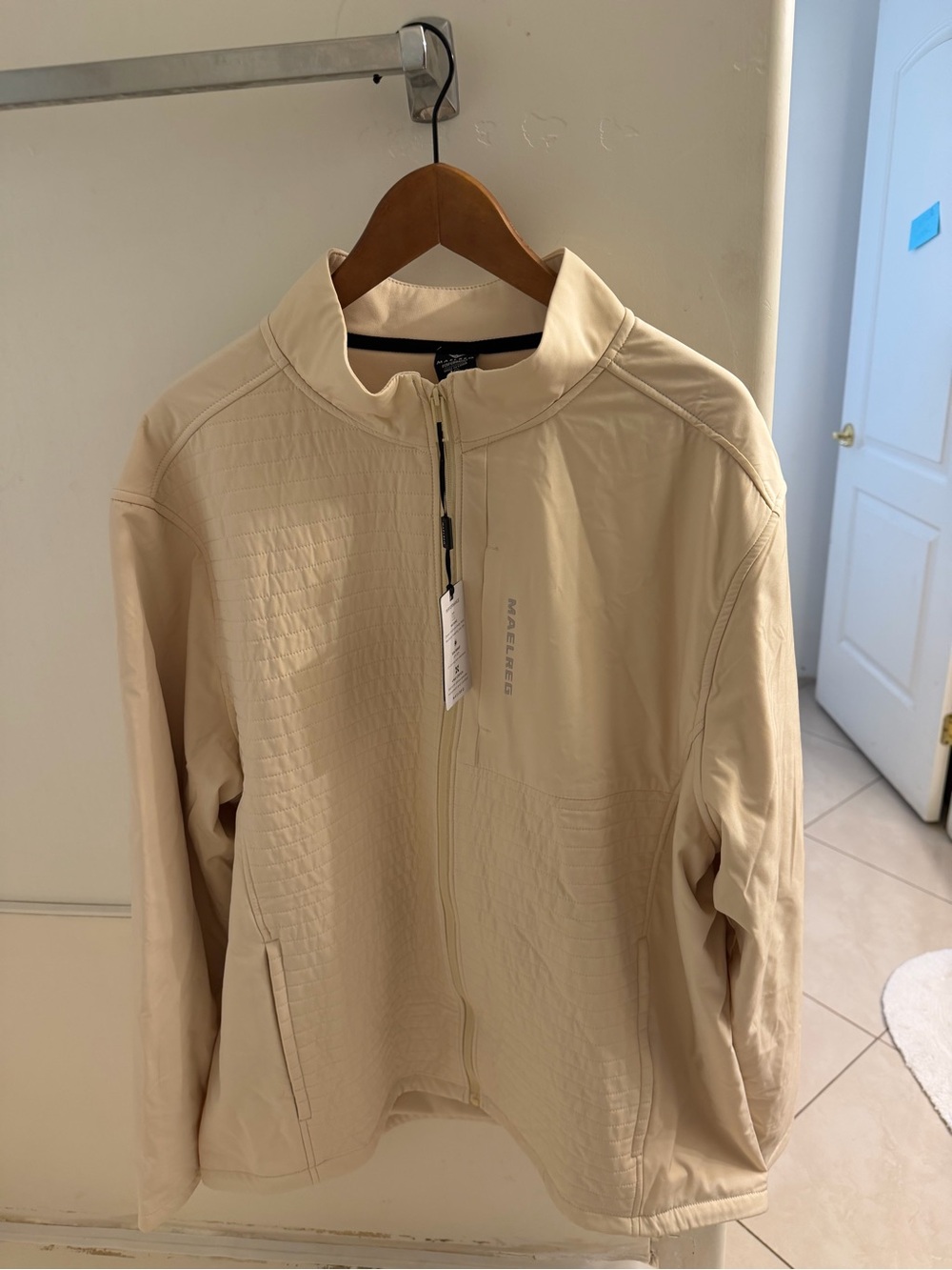Maelreg Light Beige Zip-Up Jacket - Picture 2 of 6